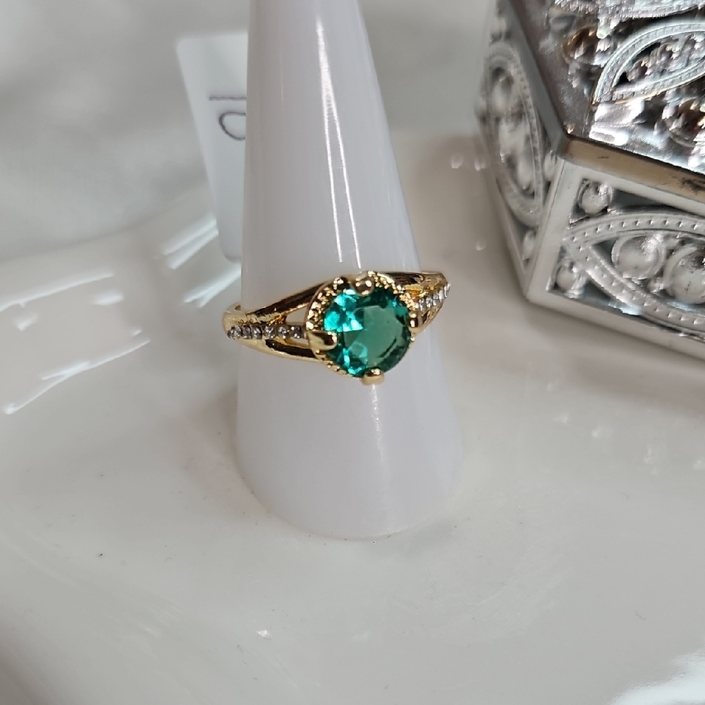 Women's Gold Teal Green Oval Crystal Rhinestone Fashion Cocktail Ring Plated NEW